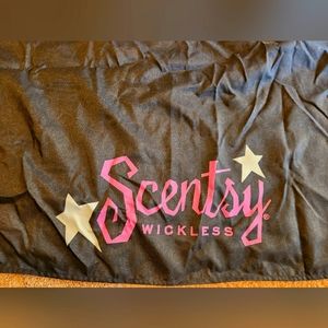 Scentsy black tablecloth shows craft wax warmers display